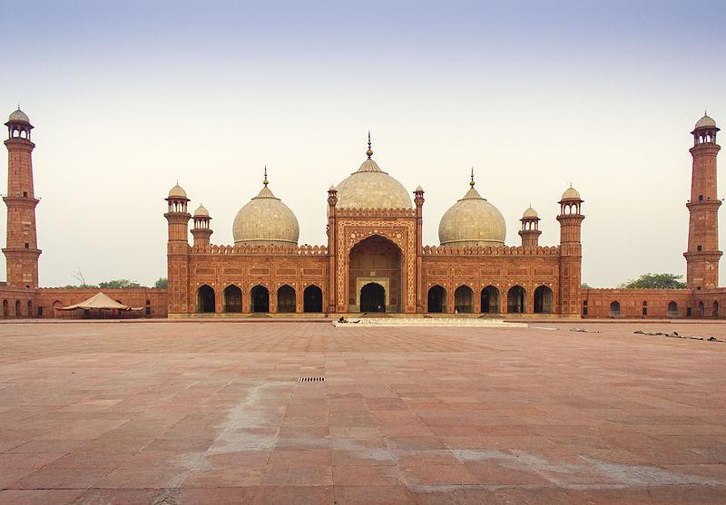 Smart Hotel Lahore Bagian luar foto