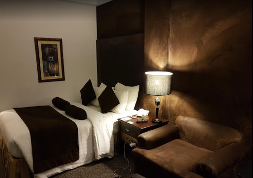 Smart Hotel Lahore Bagian luar foto