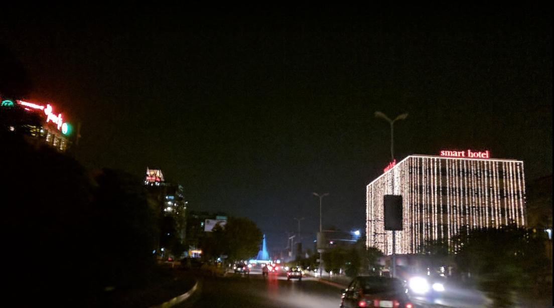 Smart Hotel Lahore Bagian luar foto