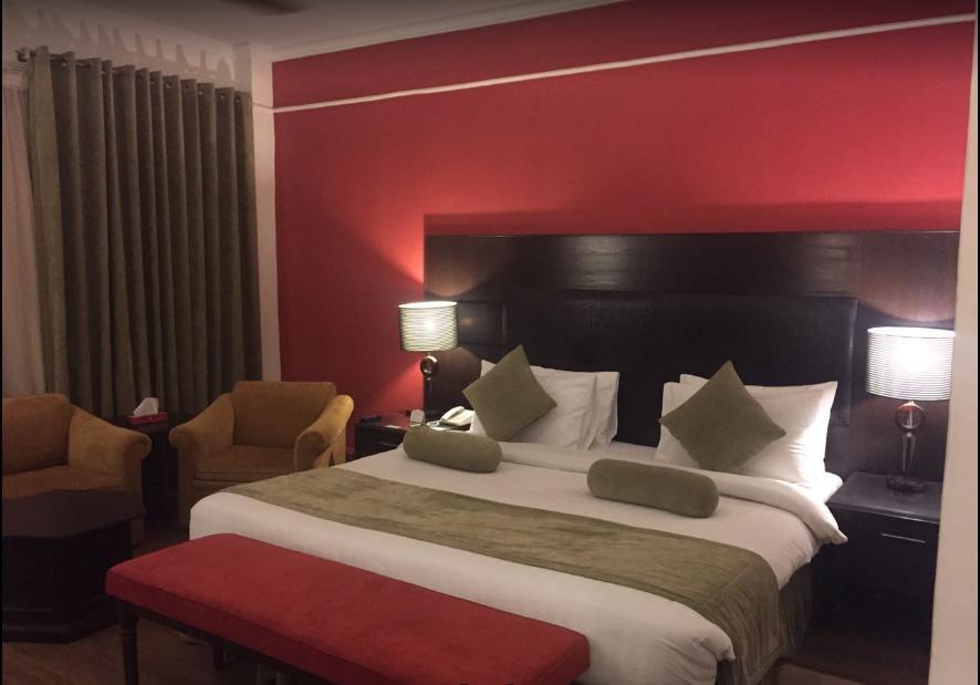 Smart Hotel Lahore Bagian luar foto