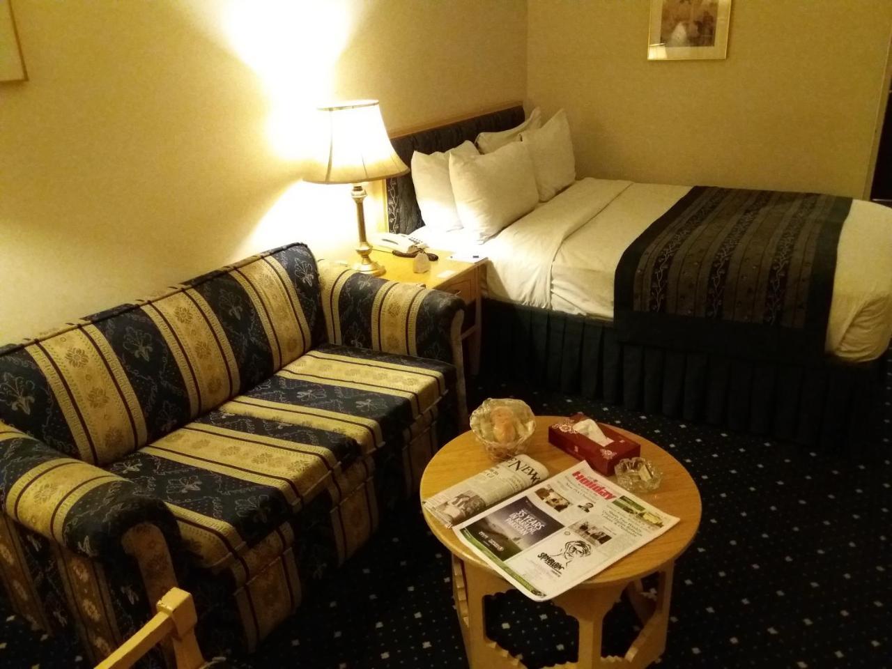 Smart Hotel Lahore Bagian luar foto